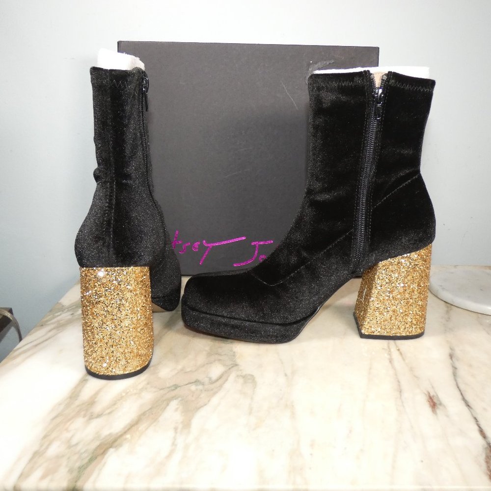NiB SPARKLING Heels! Betsey Johnson Matcha Fashion Boot, Black Velour 9 - Picture 6 of 9